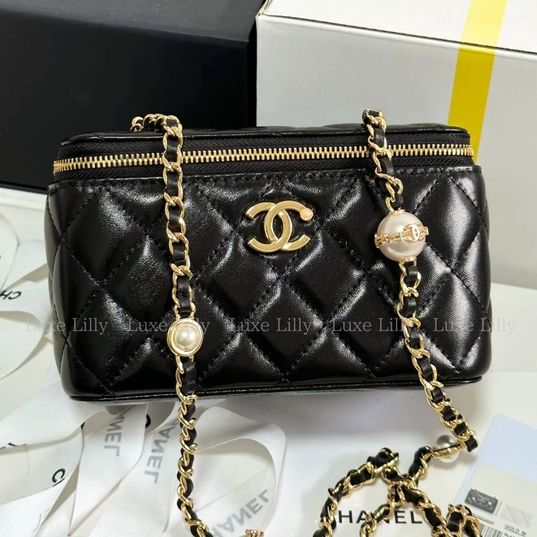 上品パールのココボール♪収納力も◎】CHANEL バニティバッグ