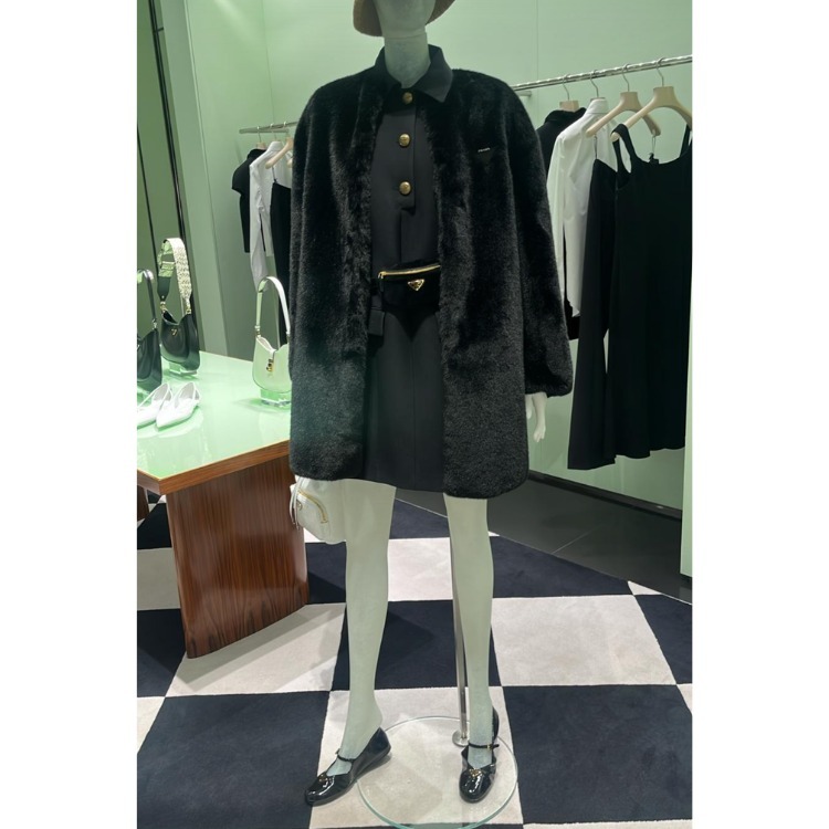 PRADA トライアングルロゴ付 アスペン コート ブラック