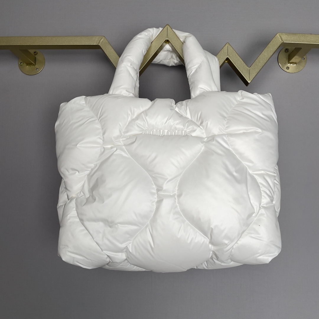 ★送料込★MIUMIU パデッド ナイロントートバック