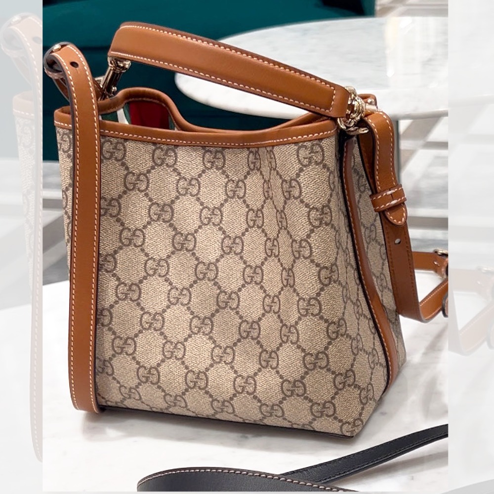 ◆GUCCI◆\"GGエンブレ\" ミニ バケットバッグ《すぐお届け》