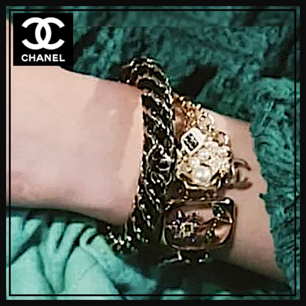 【ブラック×ゴールドがクール♡】CHANEL バングル