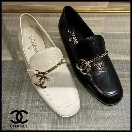 ホワイト（白）系 CHANEL(シャネル) ローファー