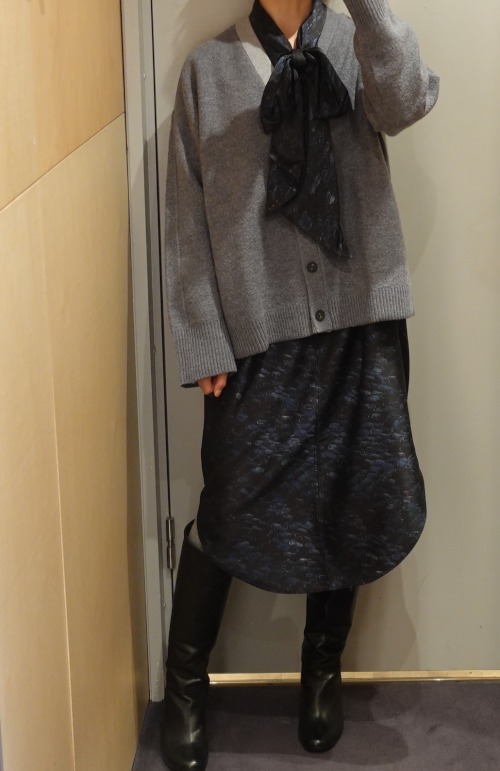 “COS” プリントスカーフディテールコラボドレス