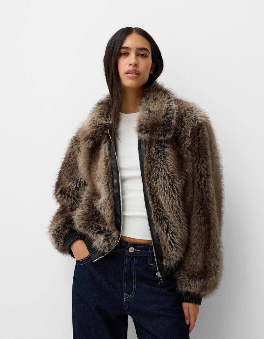 BERSHKA】コントラストポリレザーファーエフェクトジャケット