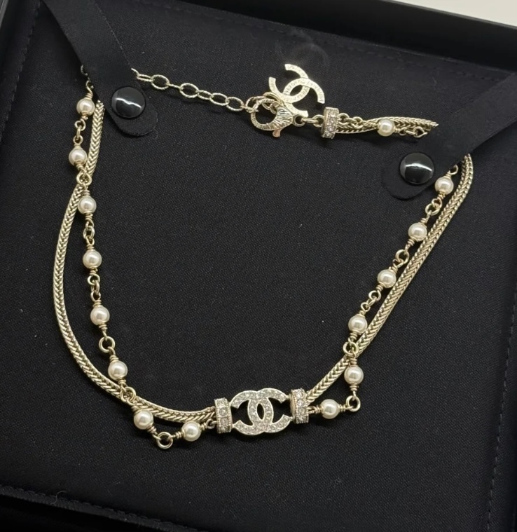 2連 パーティシーズンを彩る 華やかな首元に CHANEL ネックレス