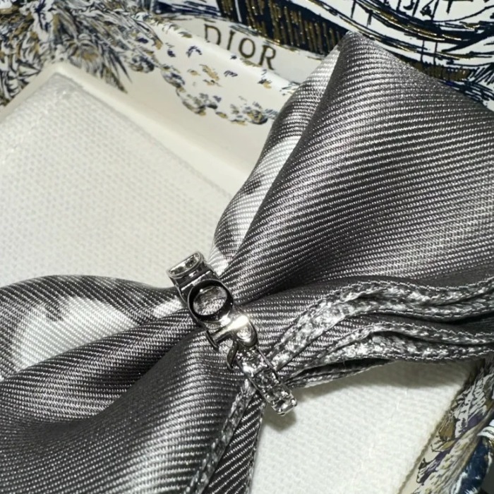 すぐ届く！ギフトにおすすめ【Dior】 DIO(R)EVOLUTION リング