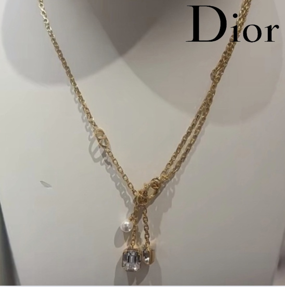 国内【品のあるきらめきを首元に♪】DIOR Petit CD ネックレス すぐ届く！DIOR ディオール PETIT CD ネックレス 国内発送 (Dior