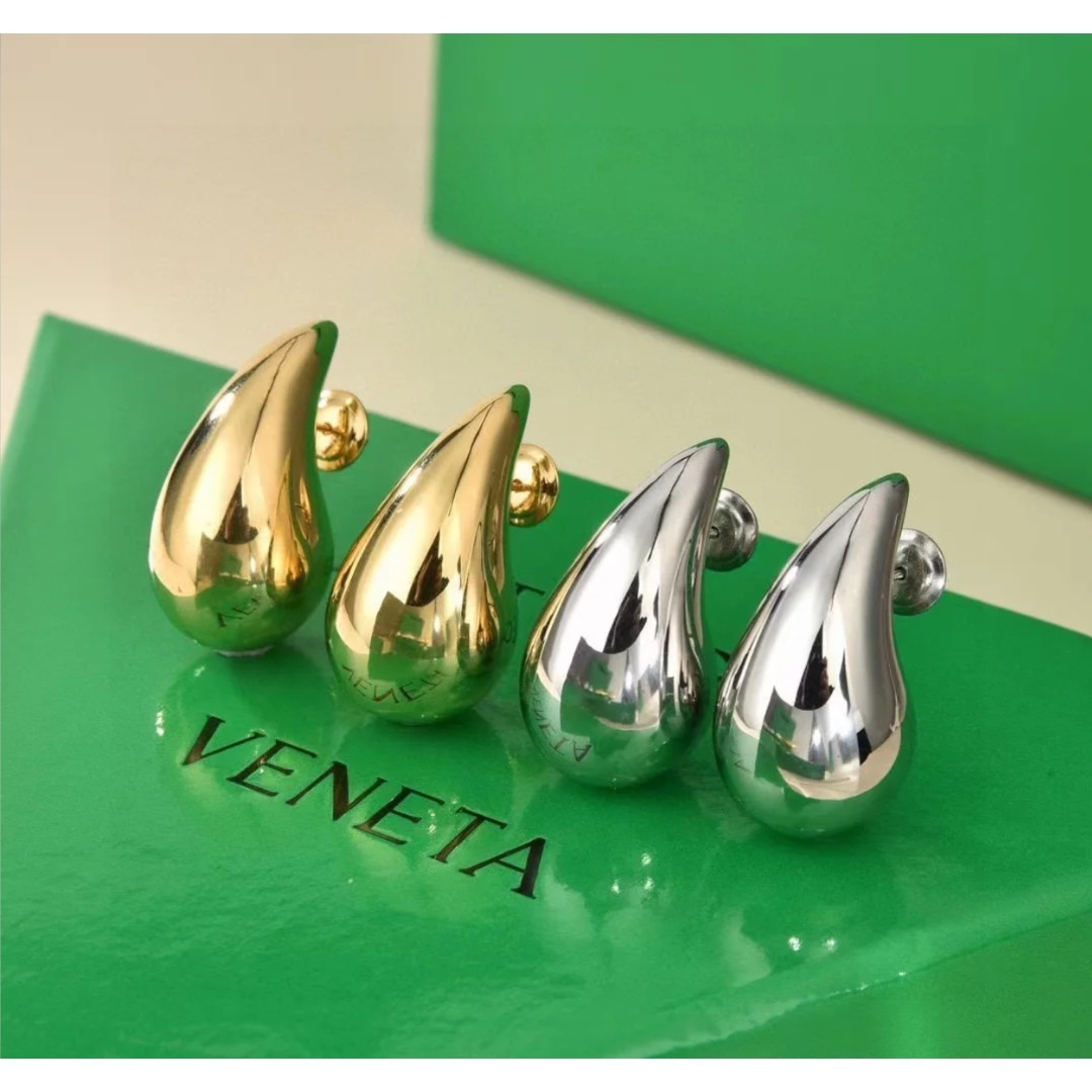 関税込★VIP価格【BOTTEGA VENETA】ドロップイヤリング 上品なリッチさ】BOTTEGA VENETA 小さなドロップイヤリング