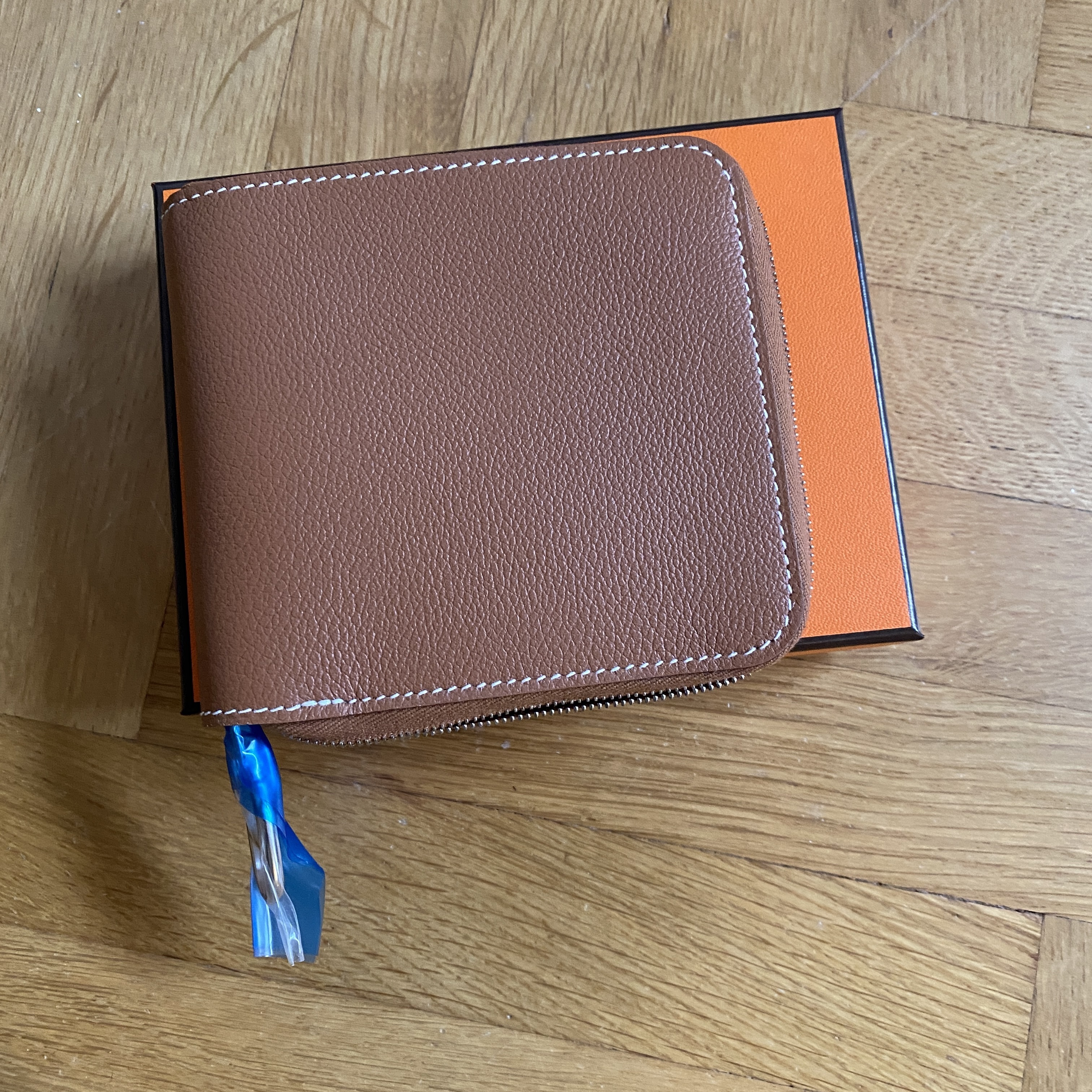 Hermes☆ジップアンゴー Zip En Go 二つ折り財布 ゴールドパリ発 Hermes☆ジップアンゴー Zip En Go 二つ折り財布 ゴールドパリ発
