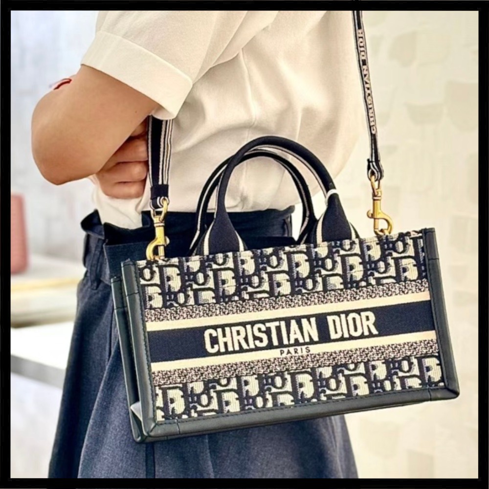 【内側ポケット付き☆】Dior East-West Dior Book Tote バッグ