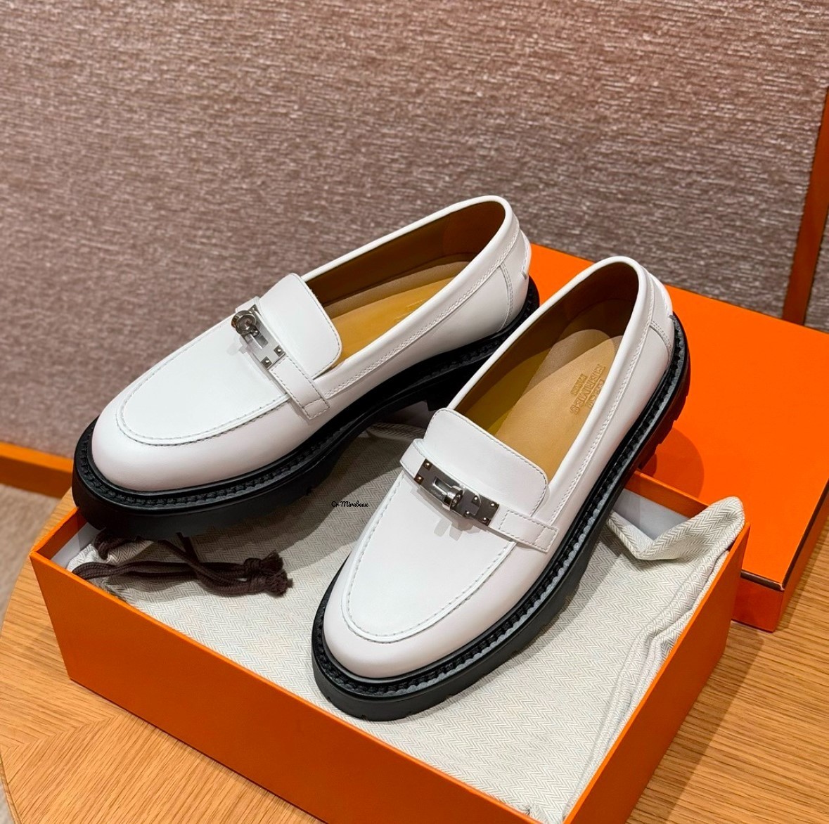 【安心の国内配送☆】Hermes モカシン 《アイコン》