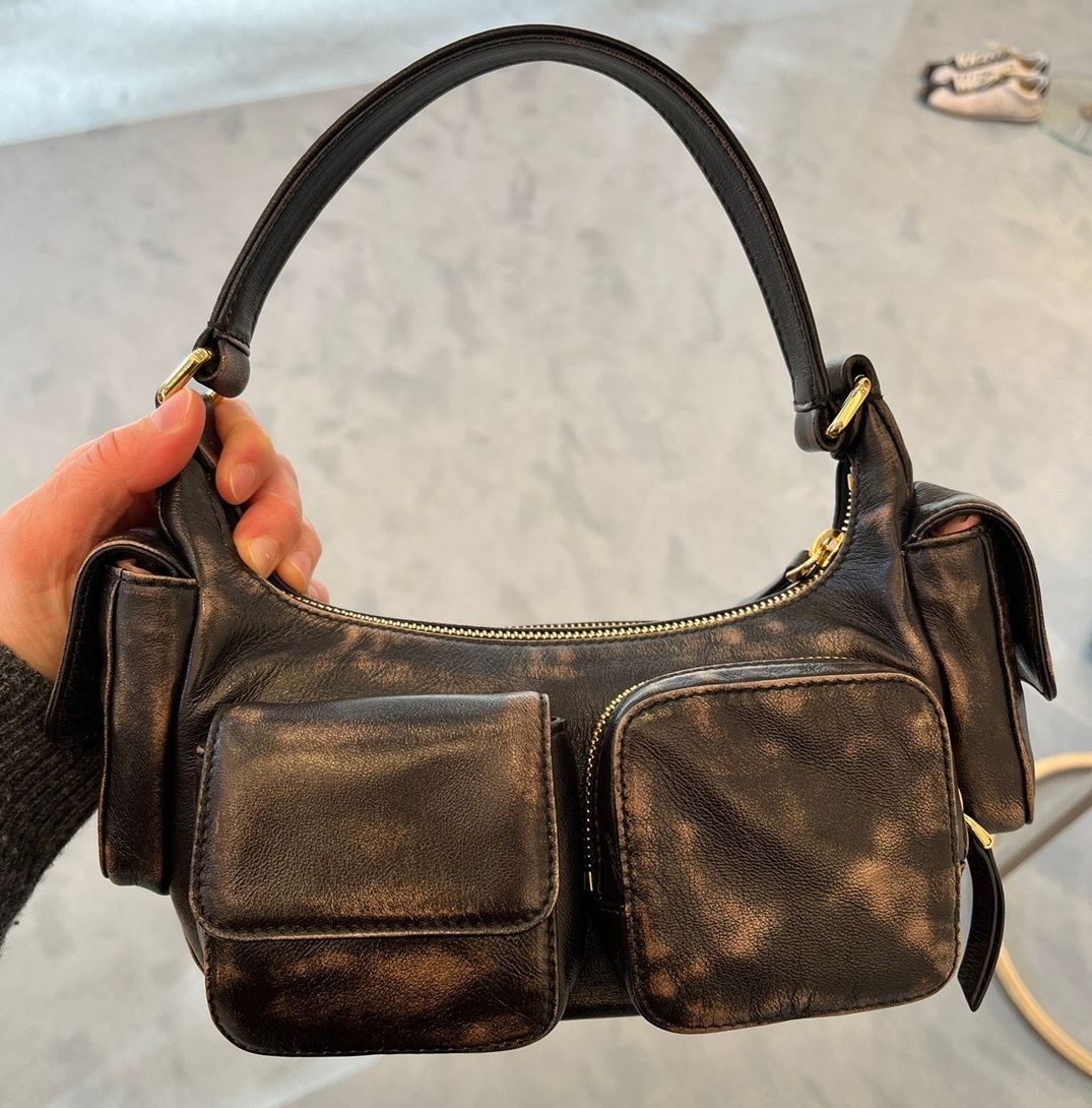 ハンドバッグ MIU MIU 5BC146_2F8T_F0201 NAPPA LEATHER POCKET BAG