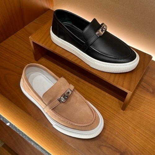 【HERMES】エレガントなケリーバックル付 スニーカー 《ゲーム》