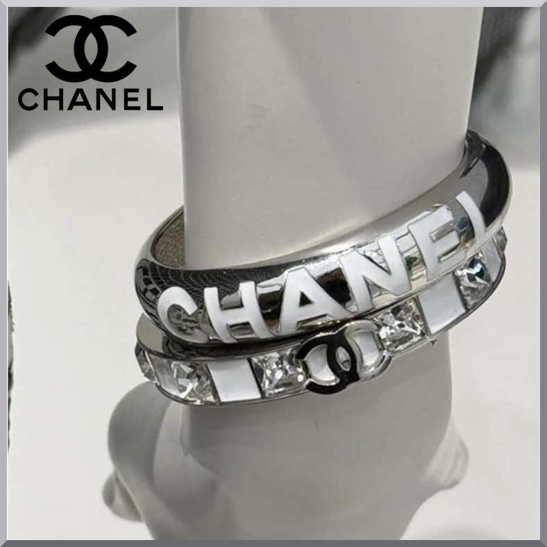 【圧倒的存在感☆】CHANEL CCロゴ バングル CHANELロゴの存在感◎》 CHANEL バングル