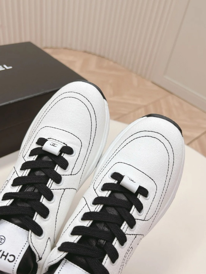 ◆シックなモノトーン◆ CHANEL スニーカー 【25C】 コットン CHANEL】シャネル 新作 25C シンプル 白黒 スニーカー (CHANEL