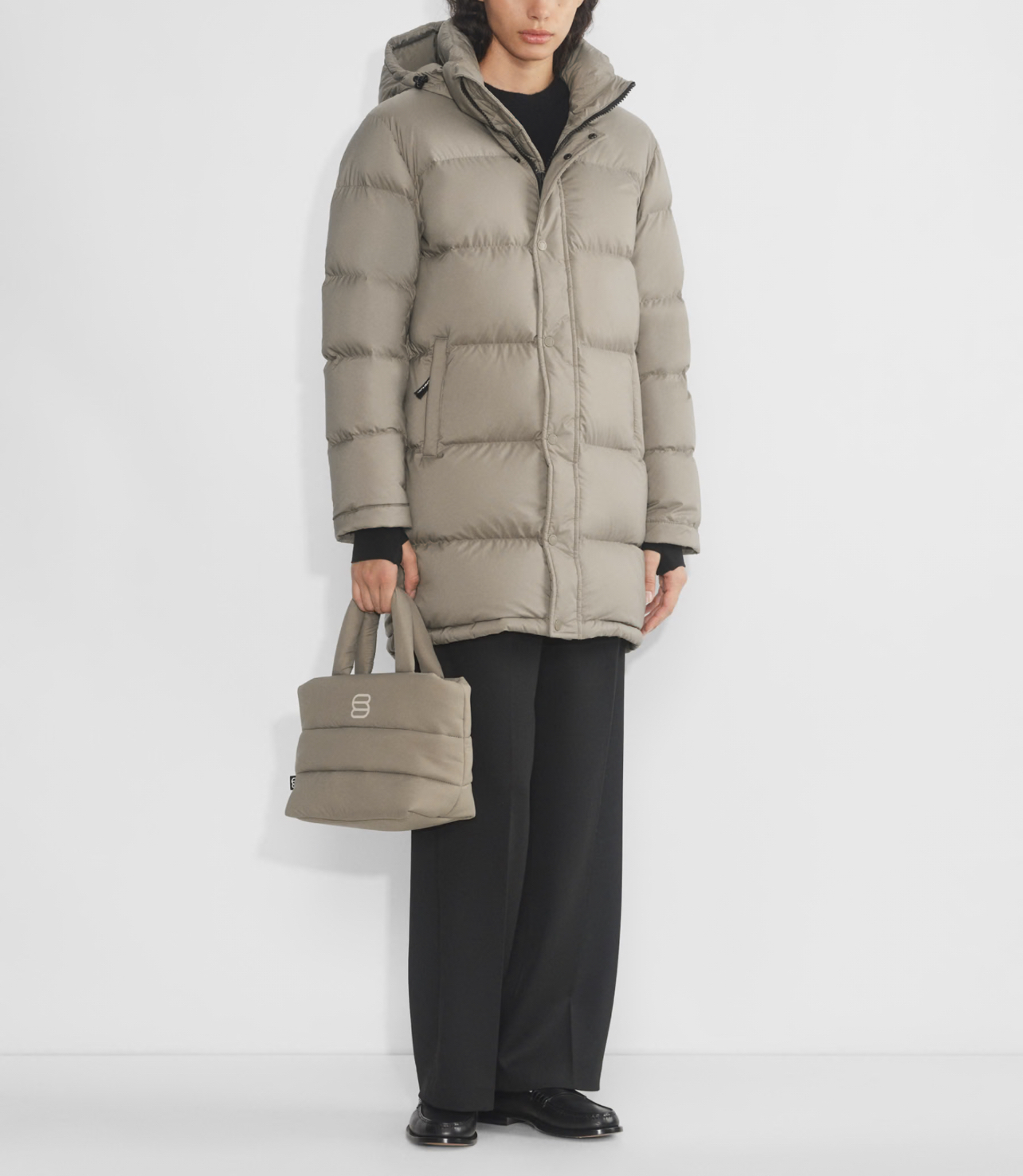 ARITZIA】スーパーパフ ミニ トート バック 撥水 軽量 (Aritzia