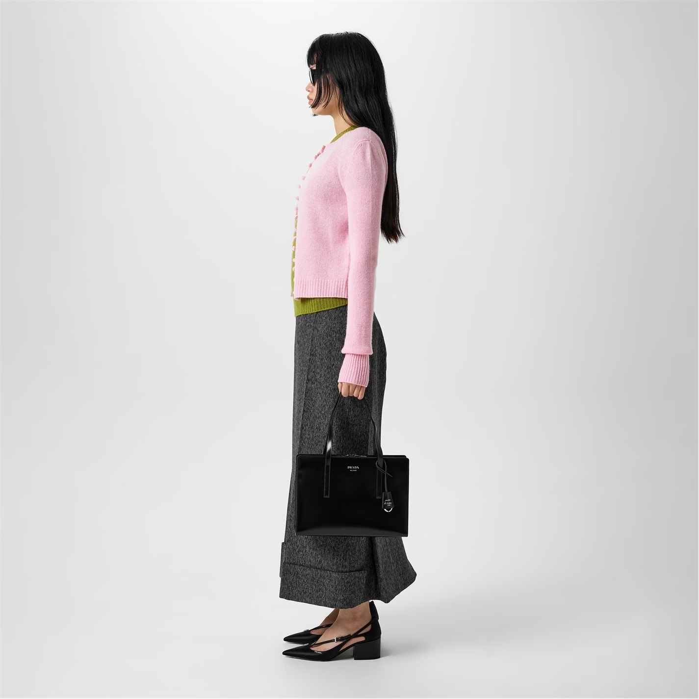 PRADA】最新作、ランウェイ☆CUT-OUT サテン パンプス