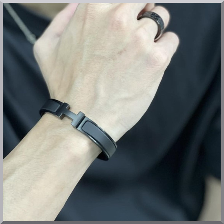 《大人気★SO BLACK★》 HERMES クリックHHブレスレット