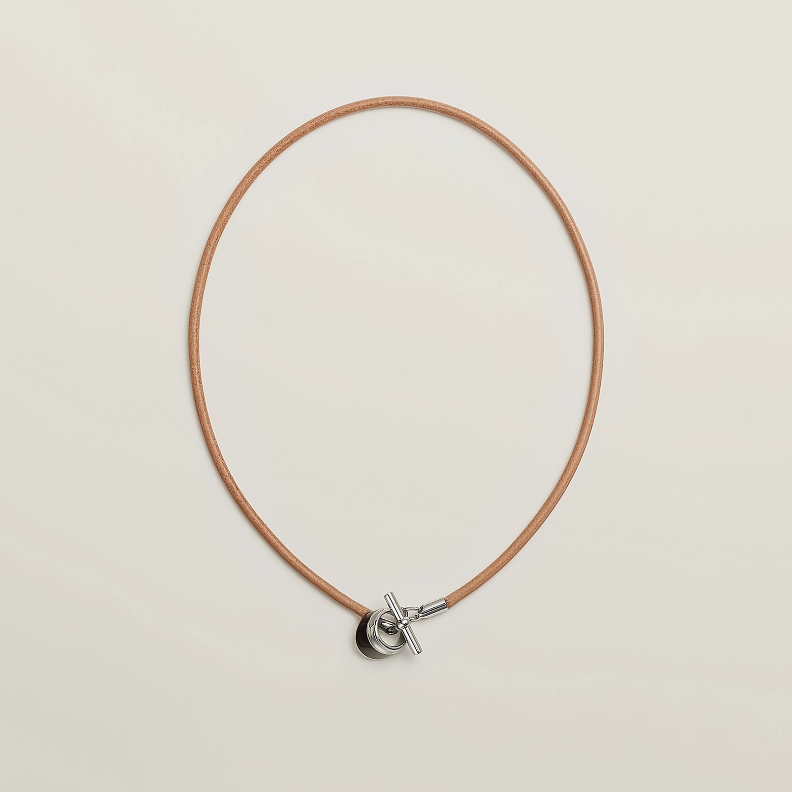 【レザーが導くクラシカルな品】HERMES ネックレス《エクウス》