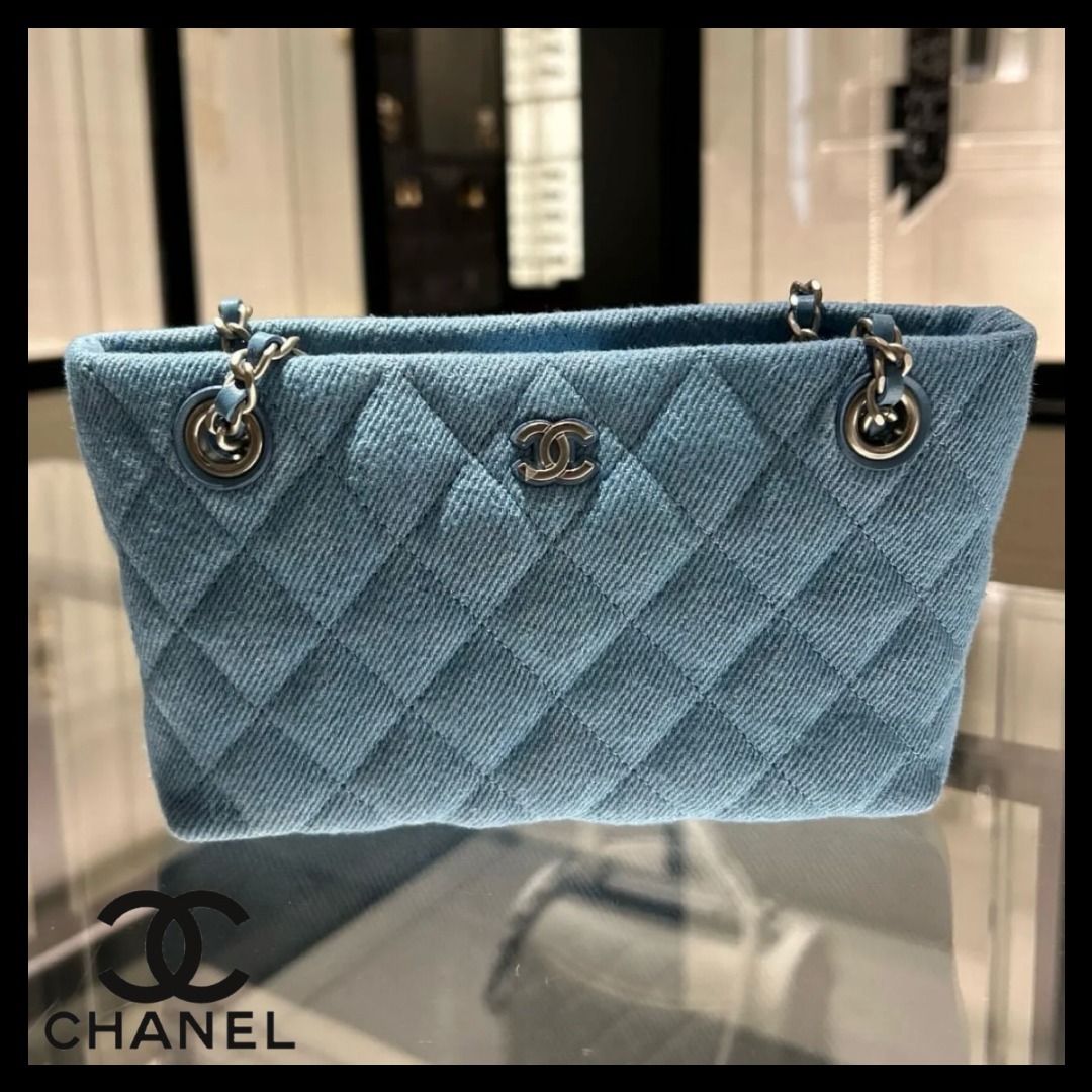 《鮮やかなカラーリング！！》 CHANEL ショルダーバッグ