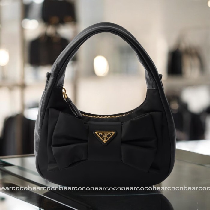 ☆PRADA☆プラダ リボン付 Re-Nylon xナッパレザー ミニバッグ