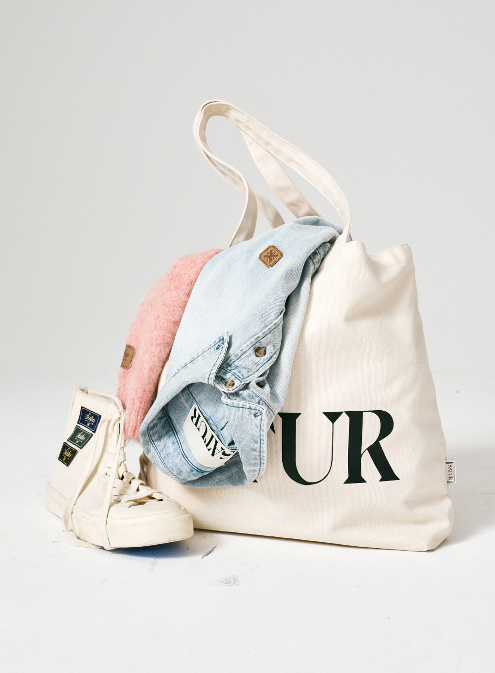 【SATUR】男女兼用/トートバッグ ★ Logo All Day Canvas Bag ★ SATUR】男女兼用/トートバッグ ☆ Logo All Day Canvas Bag