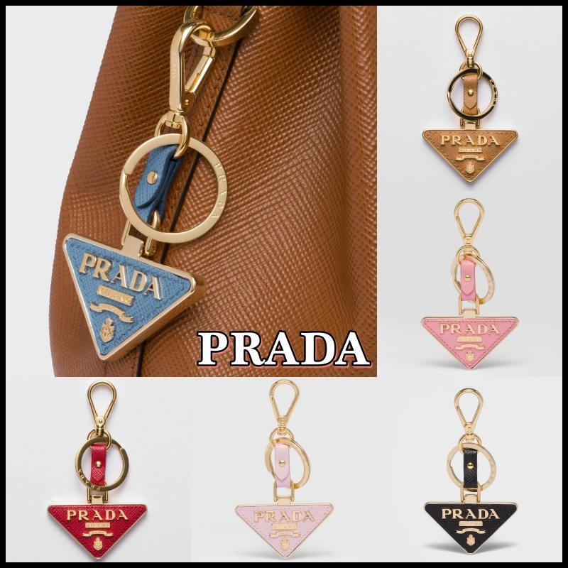 ギフトにも【PRADA】サフィアーノ メタル キーホルダー