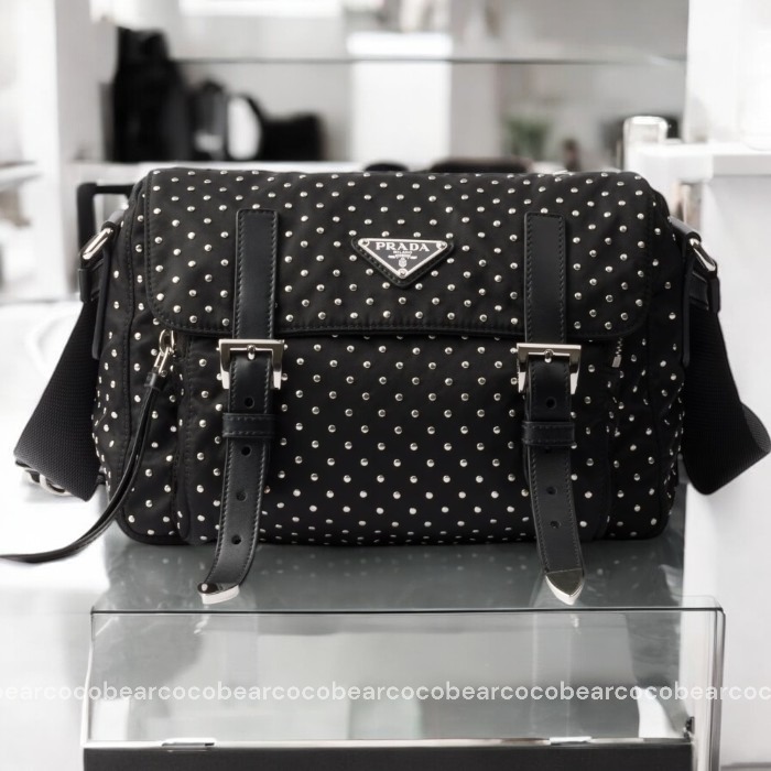 ☆PRADA☆スタッズ付 Re-Nylon ショルダーバッグ