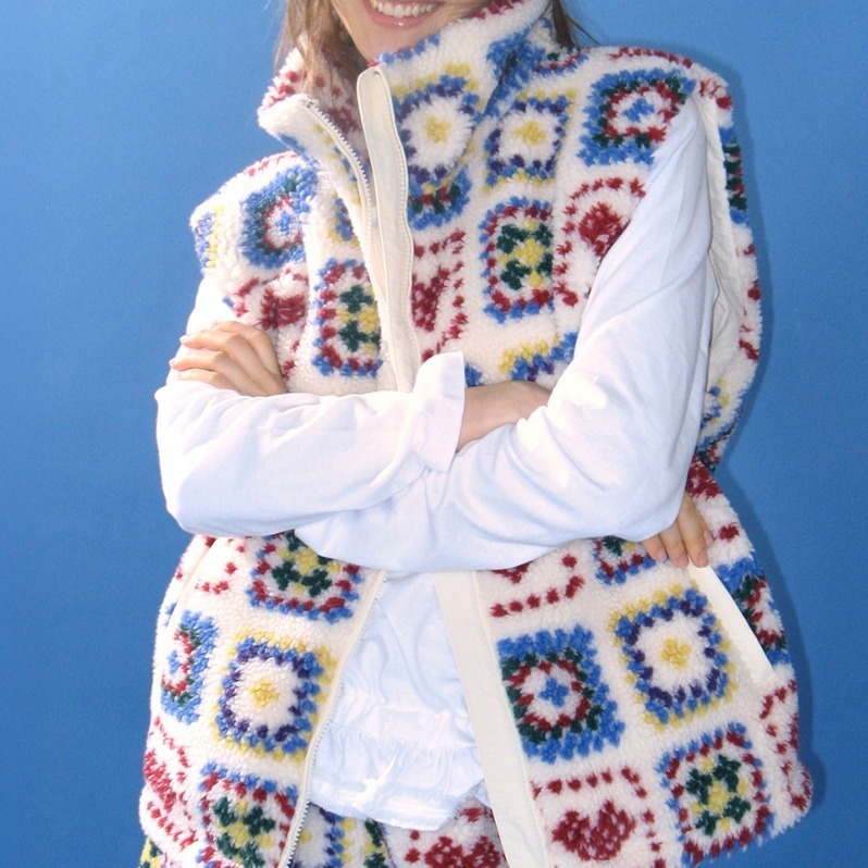 ベスト・ジレ RONRON HEART CROCHET PATTERN FLEECE VEST 4BNY591