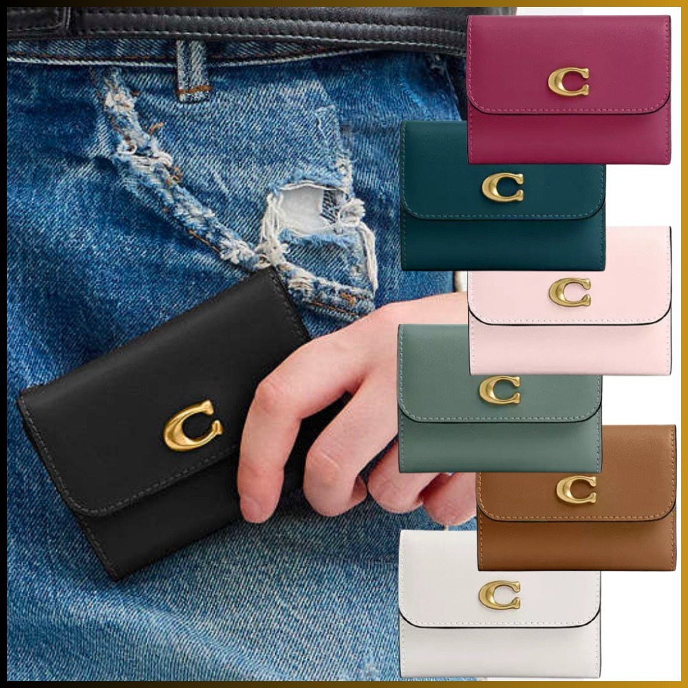 コンパクトなデザイン★COACH★カードホルダー付き 三つ折り財布