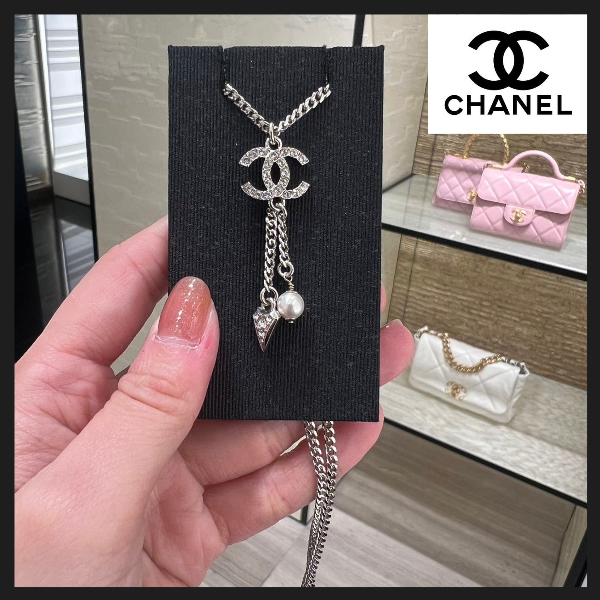 【CHANEL】クリスタルが揺れる♪シャネルネックレス シルバー