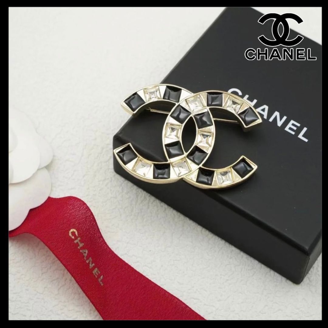 エレガントに煌めく♪【 CHANEL 】ブローチ♡ エレガントに♪】CHANEL ブローチ