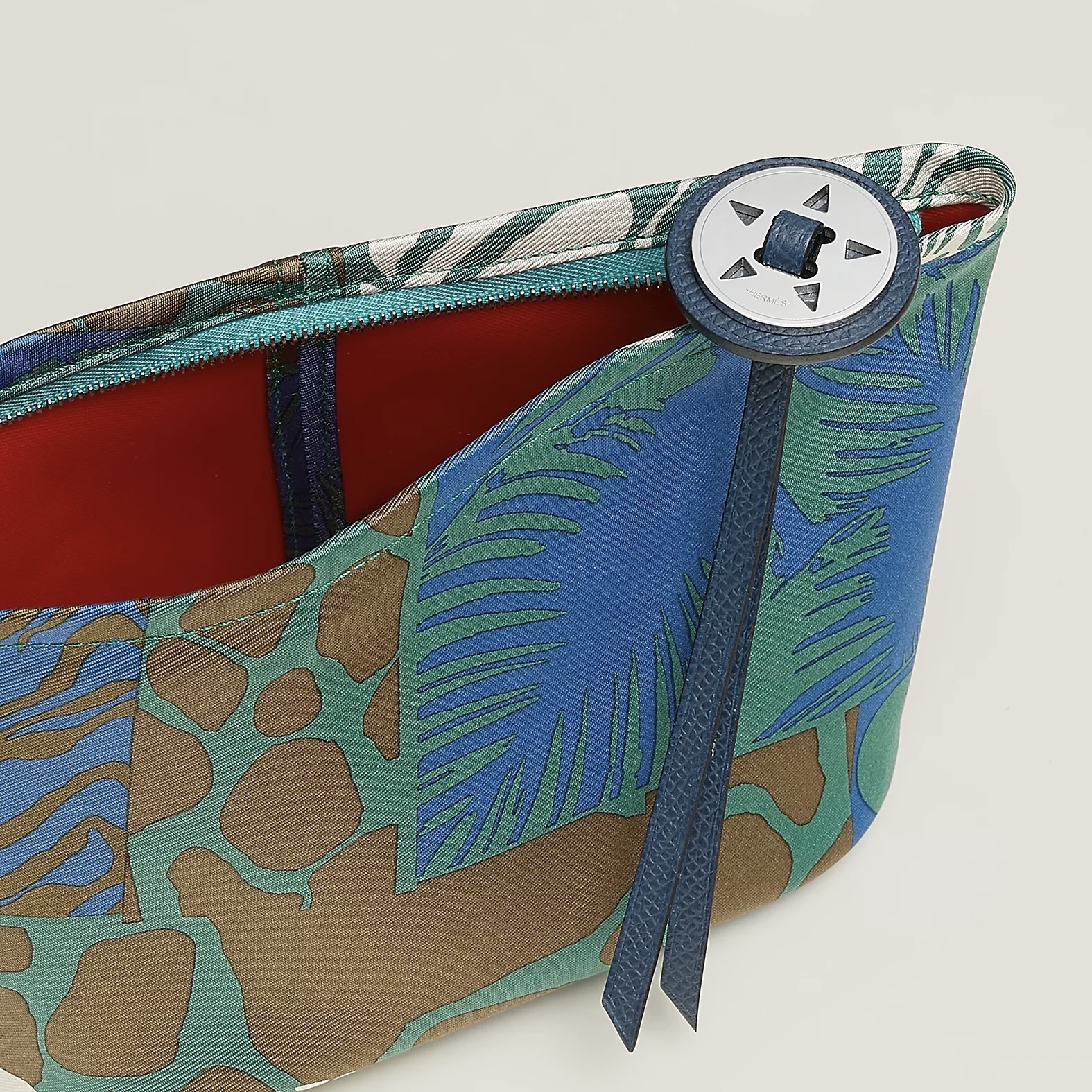HERMES エルメス ポーチ シルキーポーチ 20 ワイルドプリント ワイルドプリントがウキウキ 小物は派手柄 Hermes Silkyポーチ20