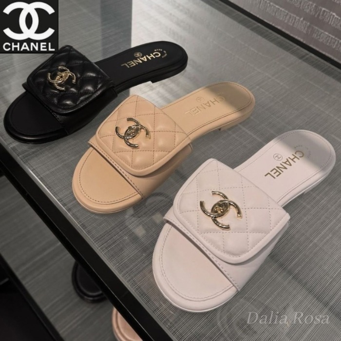 お洒落な５色展開♡華やかな足元に【CHANEL】ミュール
