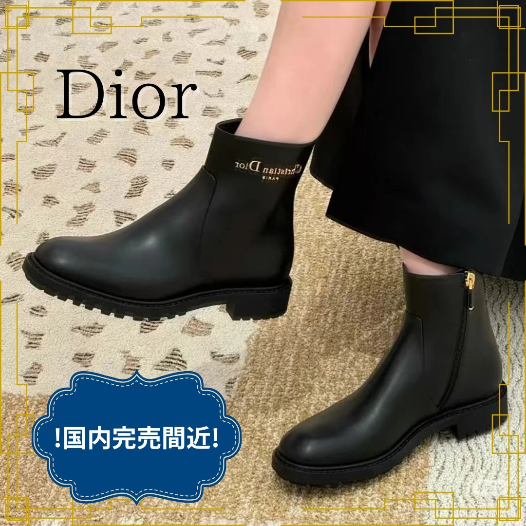 Dr. Martens 耐久性 丸いつま先が可愛い レザー ショート ブーツ