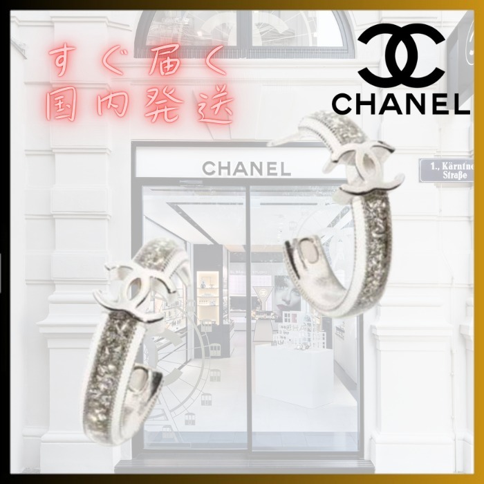 【輝くクリスタルが耳元を華やかに】CHANEL フープピアス