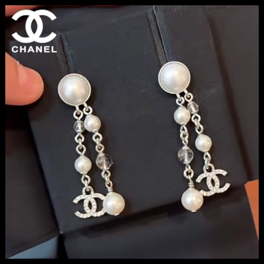 【コーデにさらなる躍動感を♪】CHANEL ピアス