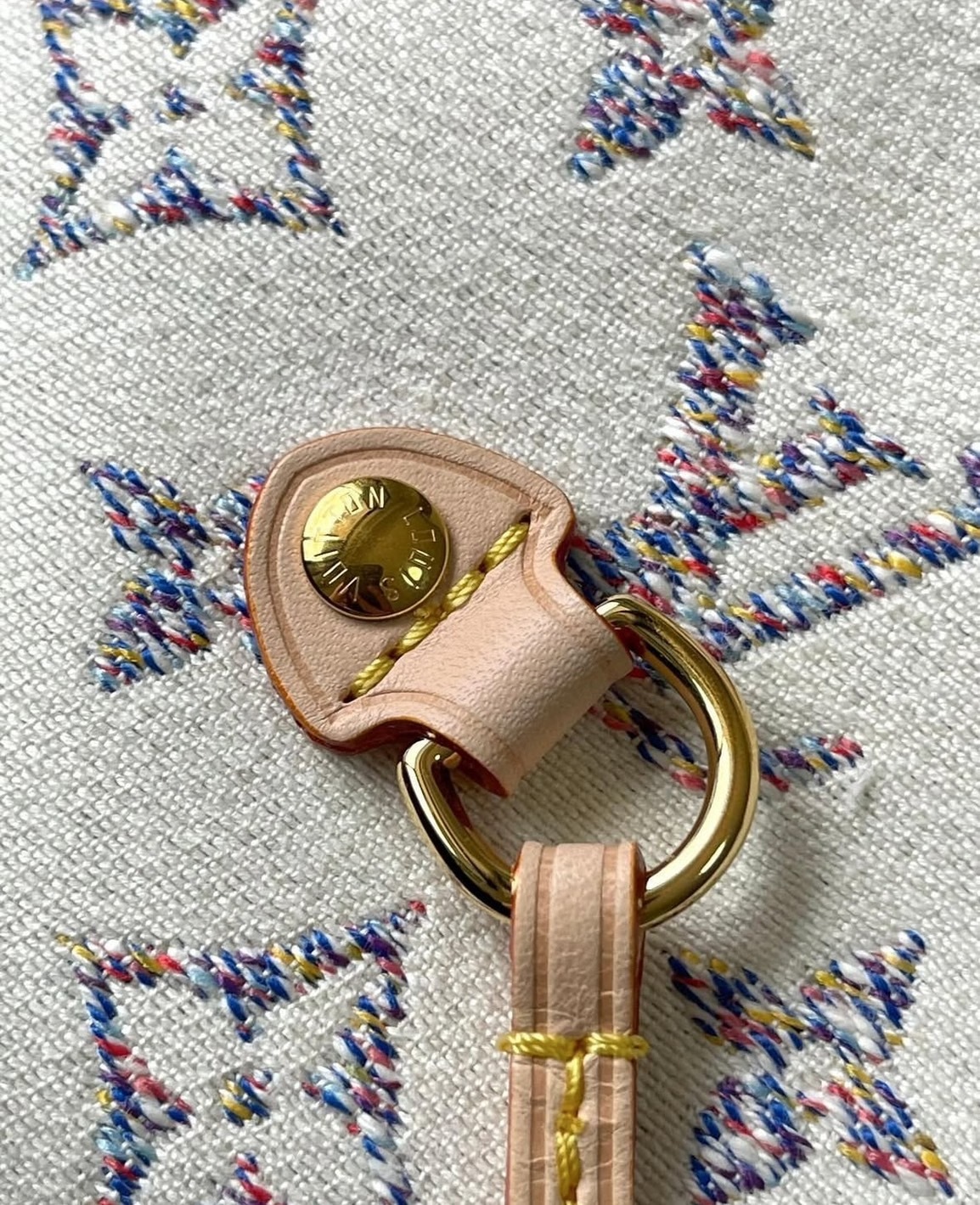 【虹色刺繍が美しい♡】LOUIS VUITTON ネヴァーフル MM 虹色刺繍が美しい♡】LOUIS VUITTON ネヴァーフル MM