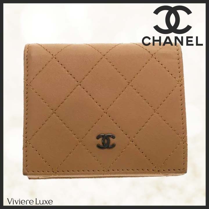 *収納力抜群◎*【CHANEL】二つ折りマットデザイン財布