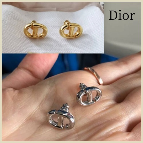 【Dior】ユニセックス♪ スタッズピアス ロゴ ゴールド シルバー