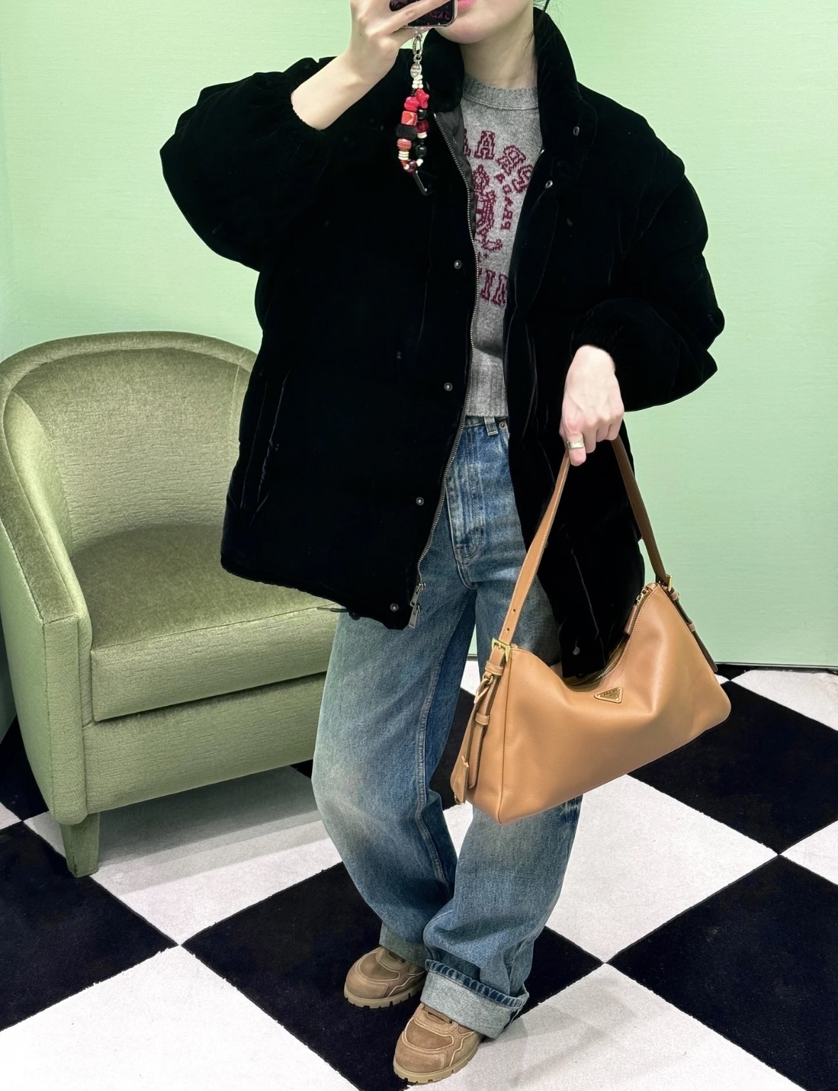 ゆったりオーバーサイズ《PRADA》ベルベット ダウンジャケット