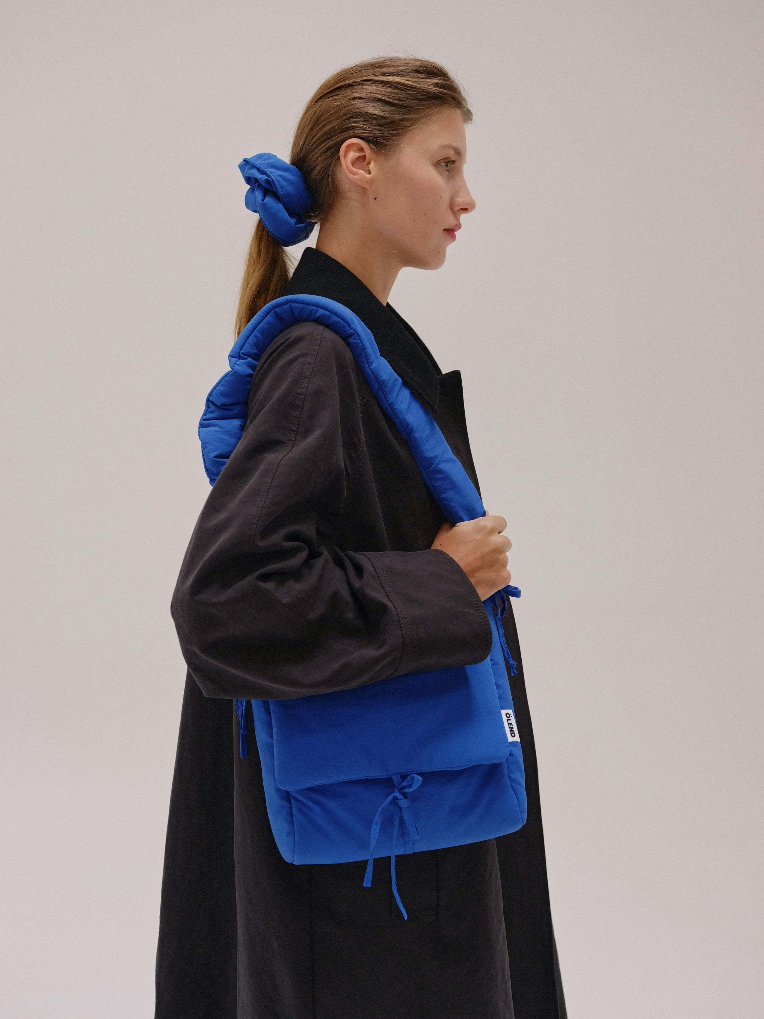 送料関税込☆Olend ロゴ パッド入りシュシュ 2色展開 (Olend