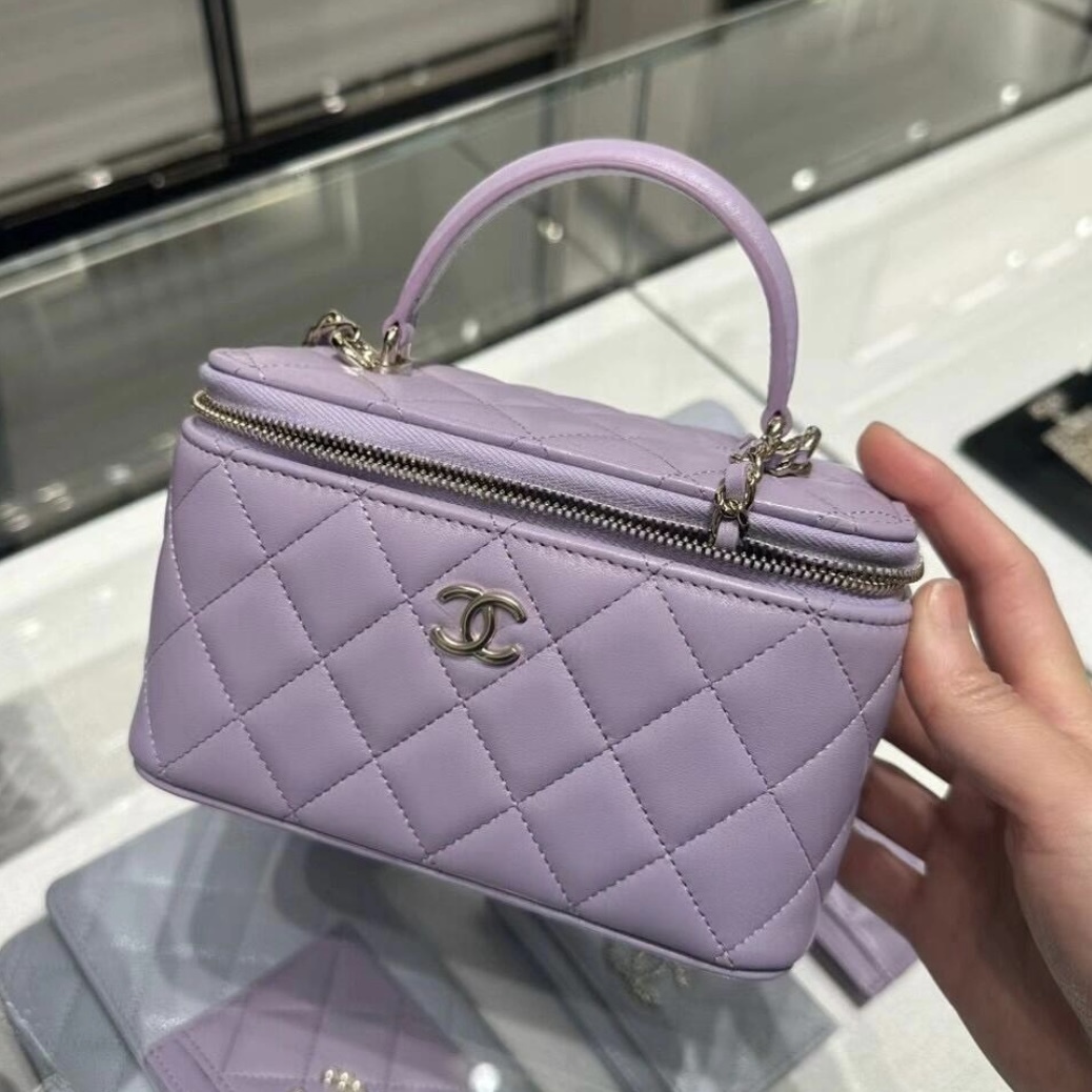 《淡いカラーが可愛い♪》24P限定★CHANEL ヴァニティーバッグ