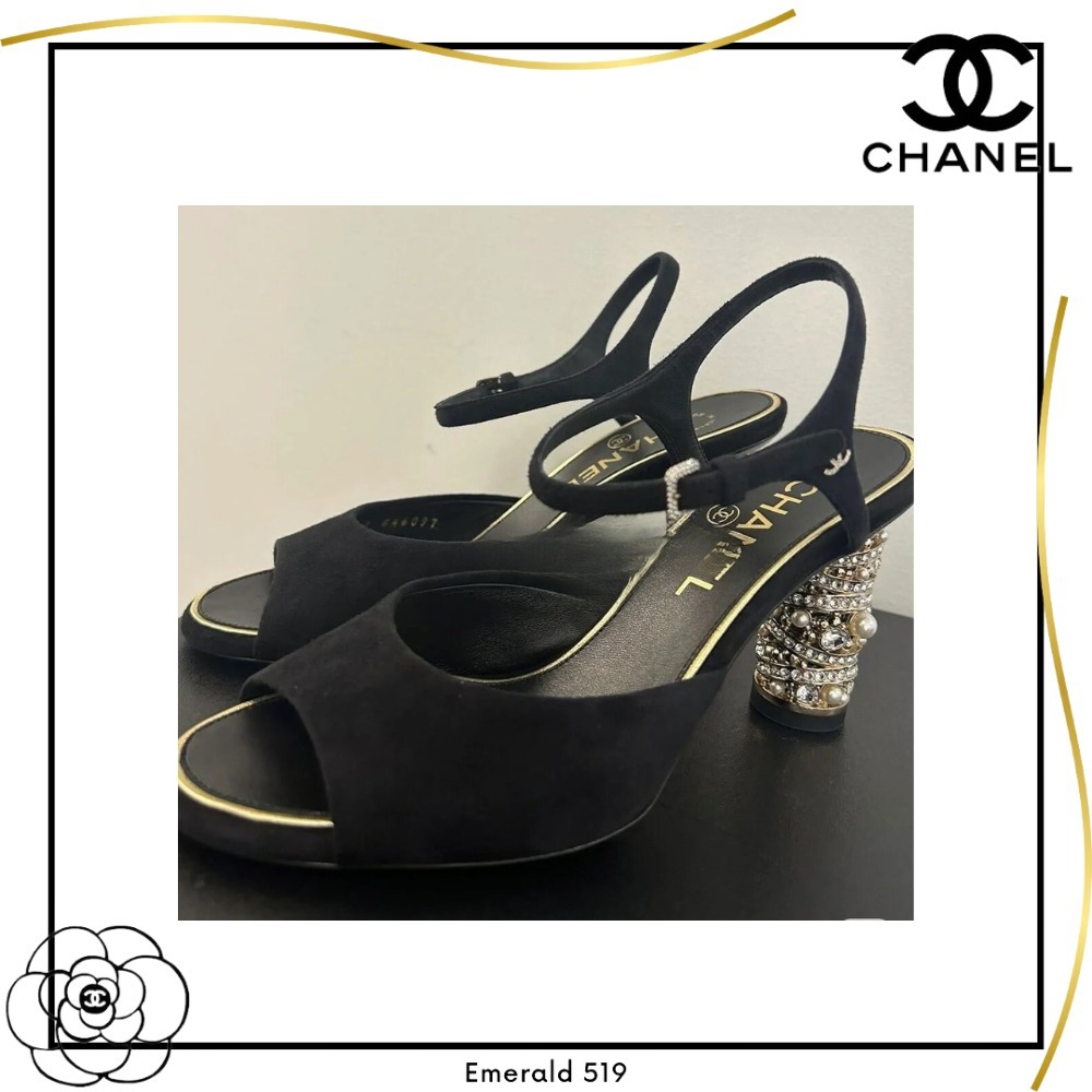 キラキラなヒールが目を引く☆ CHANEL パールヒールサンダル