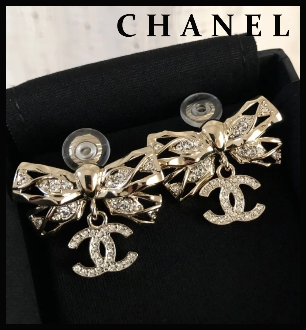 可愛いロゴデザイン/贈り物にも♪】CHANEL☆ピアス