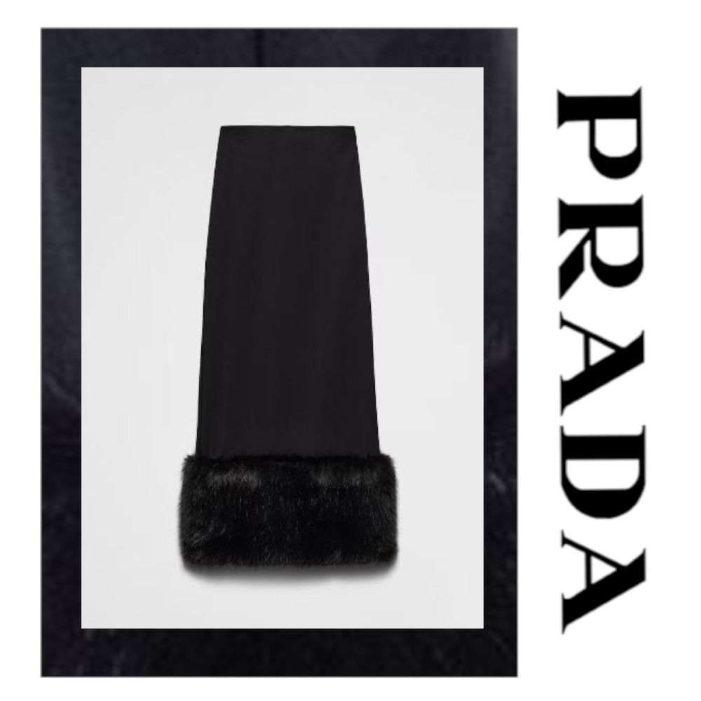 注目の新作♪【PRADA】ストレッチジャージースカート