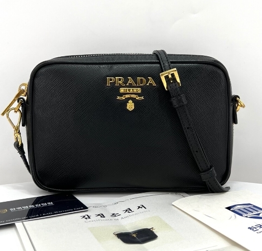 PRADA●プラダ サフィアーノクロスバック