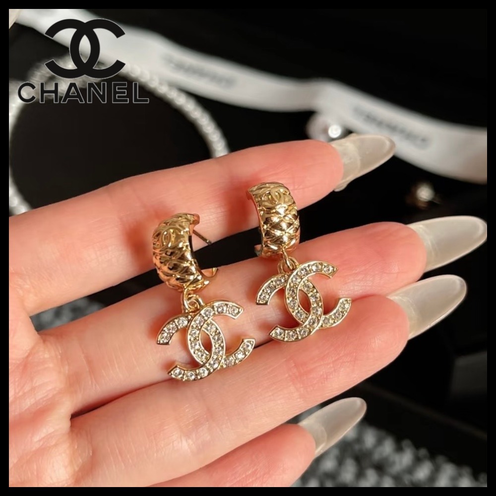 【♢華やか♢】CHANEL ピアス CCロゴ