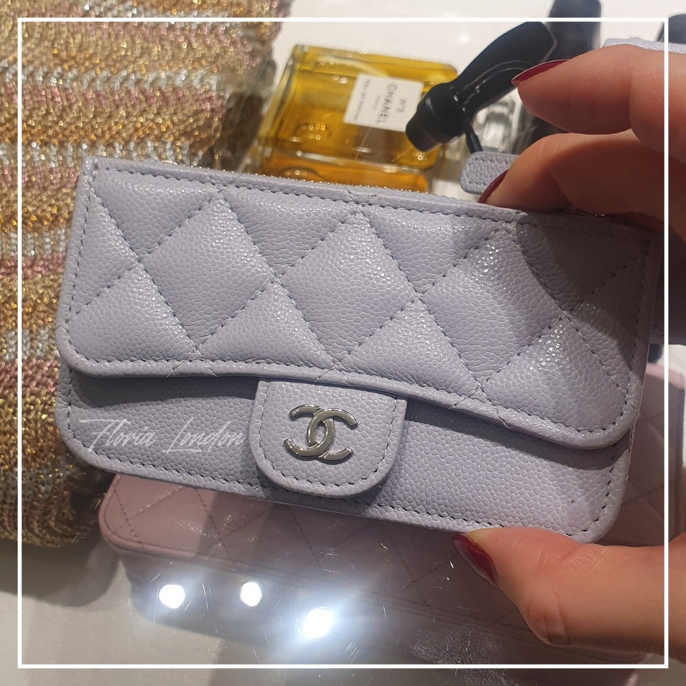 レア【CHANEL】人気色！フラグメントケース 薄くて使いやすい♪