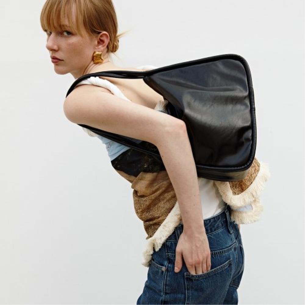 ショルダーバッグ・ポシェット YEOMIM ridge bag crinkle black
